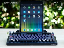 タイプライター型キーボード「Qwerkywriter」がクール！Bluetooth対応でスマホやゲーム機などで使用可能 画像