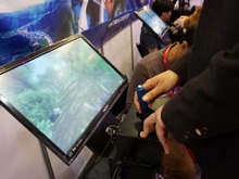 【G-STAR2015】ゲームセンター用VR筐体を発見、ジョイステックとOculus Riftを搭載 画像