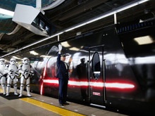 【レポート】特急ラピート「スター・ウォーズ」号、ストームトルーパーに見守られて発進 画像