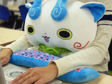 もんげーかわいい!癒やしの「コマさん」PCクッション、プレミアムバンダイで予約受付中 画像