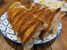 『ログレス』を遊べば「大阪王将」の餃子が無料で食べられる！編集部も食べてきました 画像