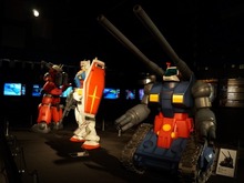 左舷、弾幕薄いぞ! ホワイトベースの実物大キャプテンシートが那須ハイランドパークに 画像