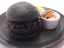 「ジブリの大博覧会」まっくろバーガーや目玉焼きトースト、作品をイメージしたメニューが登場 画像