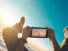 「ニンテンドースイッチ」をスカイダイビング中に遊ぶ!海外実写ショート映像 画像