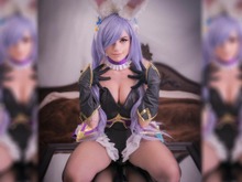 『FE ヒーローズ』「うさ耳カミラ」の海外ファンのセクシーコスプレが可愛い 画像