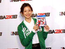 “デキる監督”に扮した足立梨花さんが実機プレイ!『NBA 2K18』ローンチイベントレポート 画像