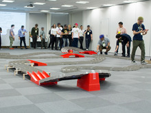 大人が本気で遊ぶ場所!GREE主催「第3回六本木ミニ四駆GP」で104人がガチンコ勝負 画像