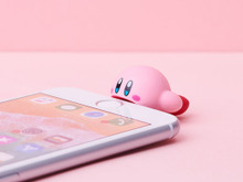 カービィがiPhoneケーブルを“パクッ”!「ケーブルバイト」と「星のカービィ」のコラボがキュート過ぎる 画像