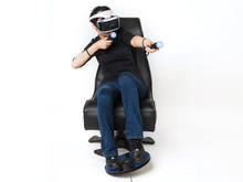 PS VR用のフットコントローラーが海外で今夏発売！ VRゲームの移動を足で操作 画像