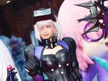 幕張メッセが特異点になる「FGOフェス2019」が開幕！マスターを出迎える公式コスプレイヤーと着ぐるみ速報【写真50枚】 画像