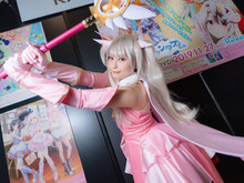 可愛いイリヤの公式コスプレイヤーと豪華クリエイター陣の色紙に注目!集客大勝利な「KADOKAWA」ブース【FGOフェス2019】 画像