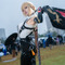 【コスプレ】タイトなパンツ×細いウエストで上着を翻す姿がかっこよすぎる！『ゼンゼロ』イヴリンが美しいボディラインで魅せる【写真8枚】