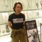 『MGS』のアートディレクター新川洋司氏による展示会が開催中、初日から多くのファンが駆けつける
