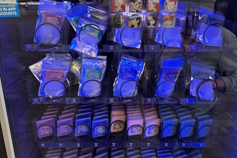 海外に海賊版ゲームを販売する自動販売機が出現―旧作『ポケモン』が16ドルで買えてしまう 画像
