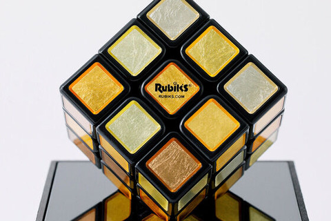お値段30万の「工芸ルービックキューブ」が煌びやか！合金配合率により、輝きが異なる6種の金箔を使用ープレバン限定で販売 画像