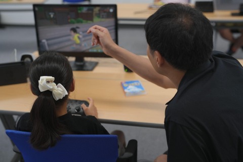 『なつもん！』を現役小学生が遊んだら「古臭い」と感じるの？ 生まれる前の“90年代の夏休み”プレイ体験と、驚きの反応 画像