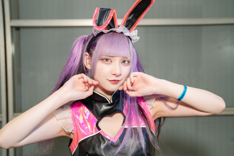 【コスプレ】胸元のハートがチャームポイント！現役アイドル夜骸のネオバニーコスプレが可愛い【写真9枚】 画像