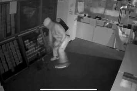 池袋駅徒歩5分のトレカショップで強盗が発生…警察到着までのたった2分の間に『ポケモンカード』を盗む 画像