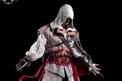 お値段70万円以上!“最強のアサシン”エツィオの1m超えスタチューが登場―本革の衣装、金属製のアサブレ、手作業で植毛された頭髪などこだわりが満載 画像