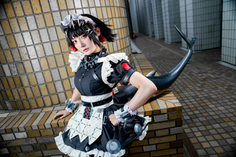 【コスプレ】『ゼンレスゾーンゼロ』鮫メイドが、神対応!? カメラマンからレイヤーまで撮影に並んだ美女レイヤー・しょこら【写真11枚】 画像