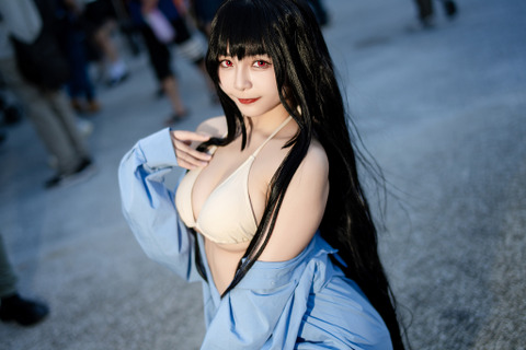 【コスプレ】Yシャツと水着のコンボが破壊力抜群！台湾美女が魅せる「ぶいすぽっ！」一ノ瀬うるは【写真9枚】 画像