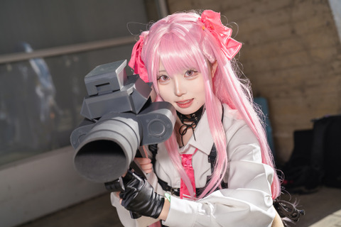 【コスプレ】『NIKKE』ユニのサディスティックな愛情表現！蠱惑的な表情とポーズで魅せる美女レイヤー【写真8枚】 画像