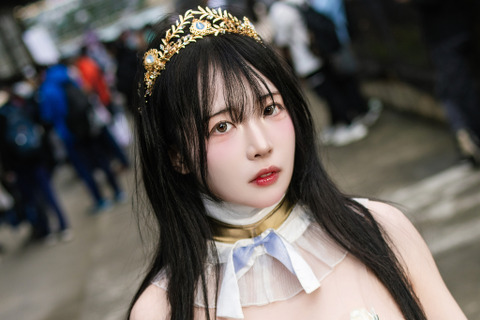 【コスプレ】韓国美女の純白ドレスが妖艶の一言!はち切れんばかりの美ボディ【写真9枚】 画像