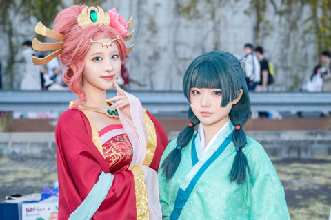 【コスプレ】主従の絆が尊い「薬屋のひとりごと」美少女レイヤー!玉葉妃と猫猫併せの雰囲気が最高 画像