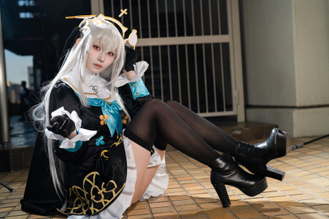 【コスプレ】頼れるけどちょっと“ポン”なシスターに祝福を!『ブルアカ』サクラコの透明感あふれる佇まいが美しい【写真8枚】 画像