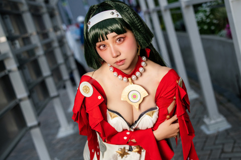 【コスプレ】健康的な小麦肌に抜群のスタイル!『ゼンゼロ』の歌姫アストラがあざと可愛い【写真8枚】 画像