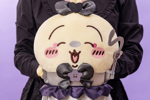 うさぎの笑顔がどこか怖い…!「ちいかわ」ダークな雰囲気のBIGぬいぐるみが5月下旬よりプライズ展開 画像