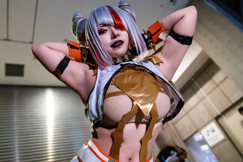 【コスプレ】表情からポージングまで再現度が高い!『スト6』ジュリの魅惑的な美女レイヤー【写真7枚】 画像