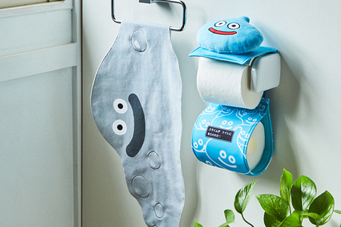『ドラクエ』スライムが トイレにあらわれた!「ちいさなメダル」も隠れてるトイレットペーパーカバーが遊び心にあふれてる 画像