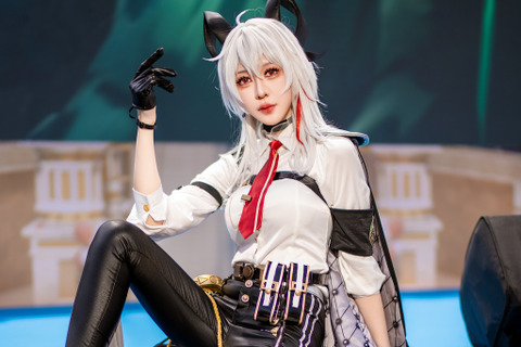 【コスプレ】台湾屈指のスタイリッシュさで魅せる美女!『鳴潮』ザンニーがタイトなパンツ姿とクールな表情で見応え抜群【写真10枚】 画像