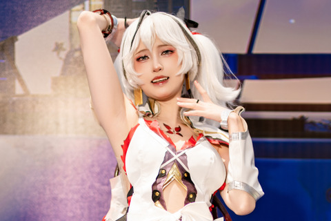 【コスプレ】危険な香りが漂う『鳴潮』ツバキ！台湾美女レイヤーの小悪魔っぽい表情にグッとくる【写真9枚】 画像