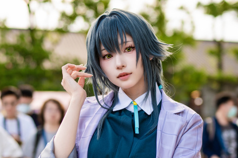 【コスプレ】台湾でもアイドル人気がすごかった!カメラマンに取り囲まれる「学マス」月村手毬の日本人美女レイヤー【写真10枚】 画像