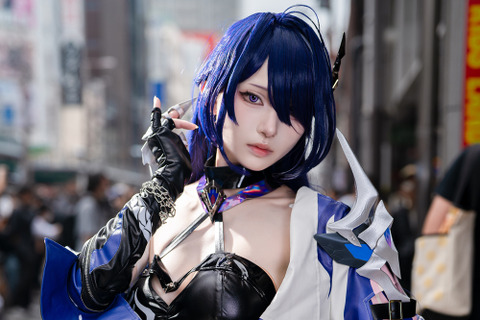 【コスプレ】鎖骨から胸元の流れるような曲線美がもはや芸術!人気レイヤーが『崩スタ』黄泉を圧倒的な美しさで実写化【写真8枚】 画像