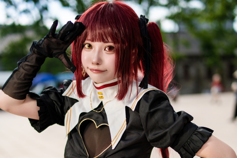 【コスプレ】ホロライブ・宝鐘マリン船長が台湾上陸!絶対領域が輝くニーハイ×シースルーな胸元に目が釘づけ【写真8枚】 画像