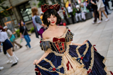 【コスプレ】白雪姫がまるで物語から飛び出してきたみたい!台湾美女が豪華すぎるロリータ・ファッションで魅せるプリンセス姿【写真11枚】 画像