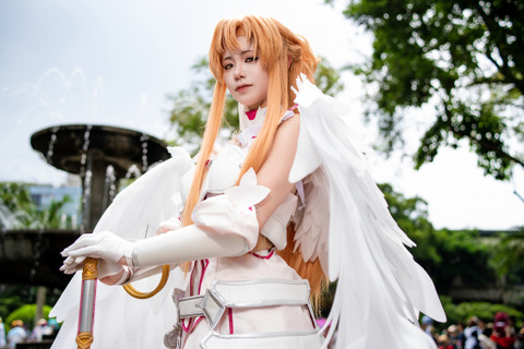 【コスプレ】造形もすごい！「SAO」アスナの天使の羽根をまとう立ち姿が優美で、ヒロインオーラが圧倒的な台湾美女レイヤー【写真6枚】 画像