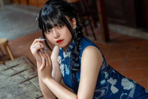 【コスプレ】黒髪美少女のチャイナドレスが似合いすぎ!曲線美が引き立つ、スリットから覗いた足が艶っぽい【写真7枚】 画像