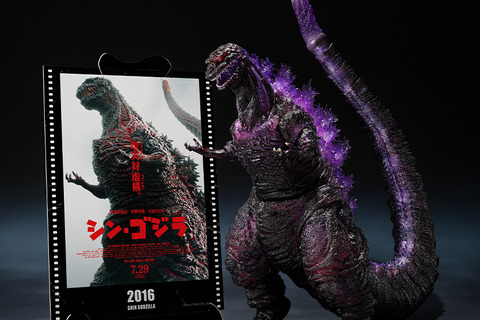 「ゴジラ」フィギュア＆映画ポスターアートの新ライン「Movie Graphic Plus」始動！ゴジラ(1989)はビジュアルと同様のポージングも 画像
