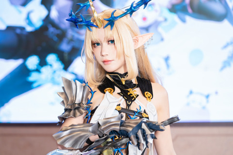 【コスプレ】『鳴潮』フルールドリスが荘厳すぎる!美しい肢体で見るもの全てを惹きつける人気レイヤー・箱ネコ【写真8枚】 画像