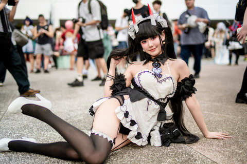 【コスプレ】台湾美女の『アズレン』熊代のメイド姿が妖艶!ガーターベルト&ニーハイの美脚の破壊力を見よ【写真9枚】 画像
