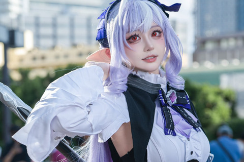 【コスプレ】ほっそいウエストにふわりと広がるスカートのシルエットが可愛い!まるで実写化な『ゼンゼロ』ビビアンの美女レイヤー【写真11枚】 画像