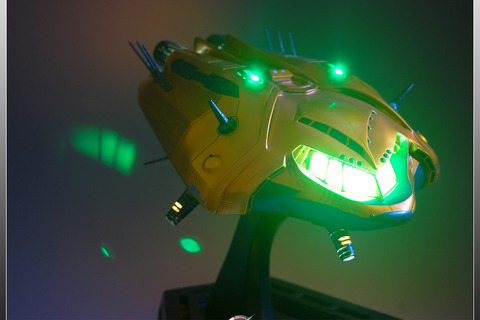 光る『メトロイド』の宇宙船が限定発売 画像
