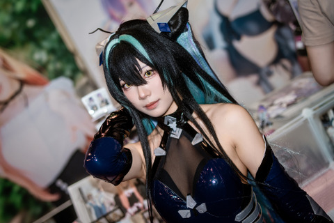 【コスプレ】ピチパツスーツの『NIKKE』リトルマーメイドが艶っぽい!品のある笑顔とスレンダーボディにグッとくる【写真6枚】 画像