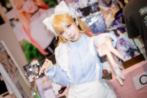 【コスプレ】香港ギャルのキツネ耳メイドが可愛すぎ！「着せ恋」喜多川海夢の美脚がチラリなショーパン姿に注目【写真7枚】 画像