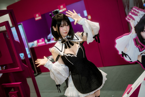 【コスプレ】伊織もえがトランプカードに!?ミニスカート×網ニーハイが可愛すぎて、香港のファンたちの心をグッと掴む【写真15枚】 画像
