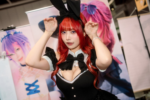 【コスプレ】香港美女のバニーガールはお好きですか?ガーターベルト&ストッキングの美脚が大胆すぎる【写真9枚】 画像